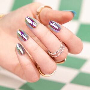 Red Aspen Nail Dash: French Quarter Feels, Therese Press-on Manicure 💅